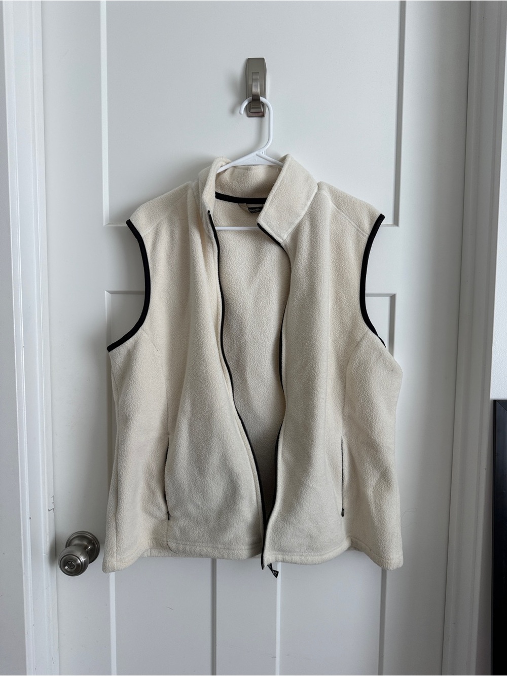 Ivory Fleece women’s Eddie Bauer Zip Vest with Black Trim
